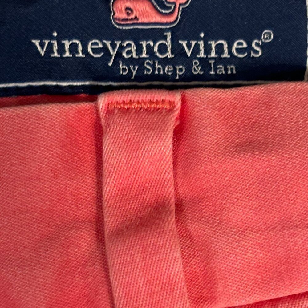 Vineyard Vines Men's Shorts - Picture 6 of 8